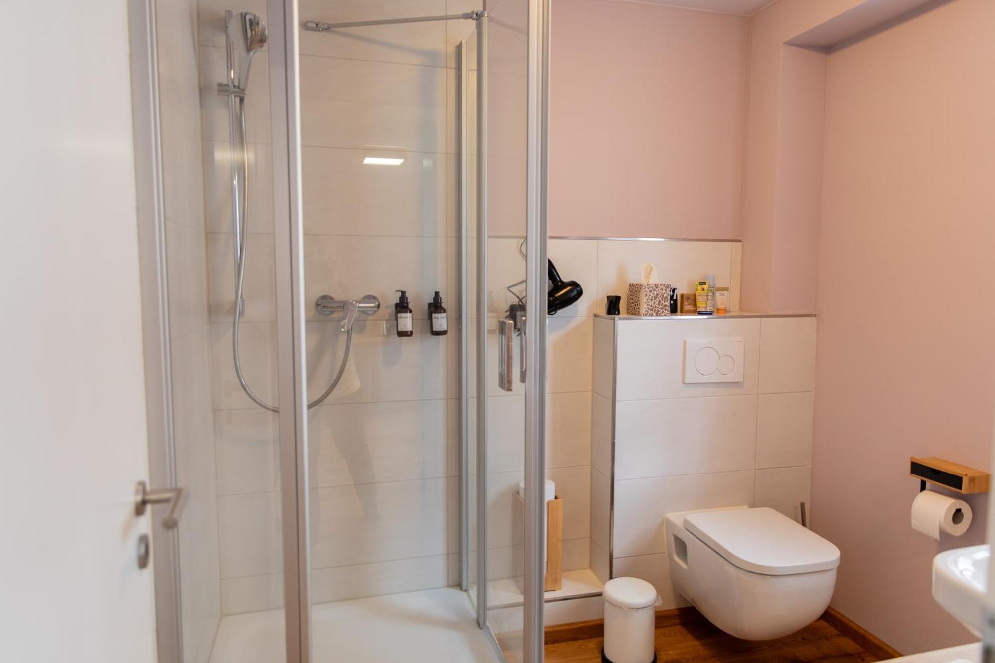 Altstadt Apartment Am Dom Wetzlar, 1 Zi, Kueche, Bad Mit Parkplatz Am Grundstueck Buitenkant foto