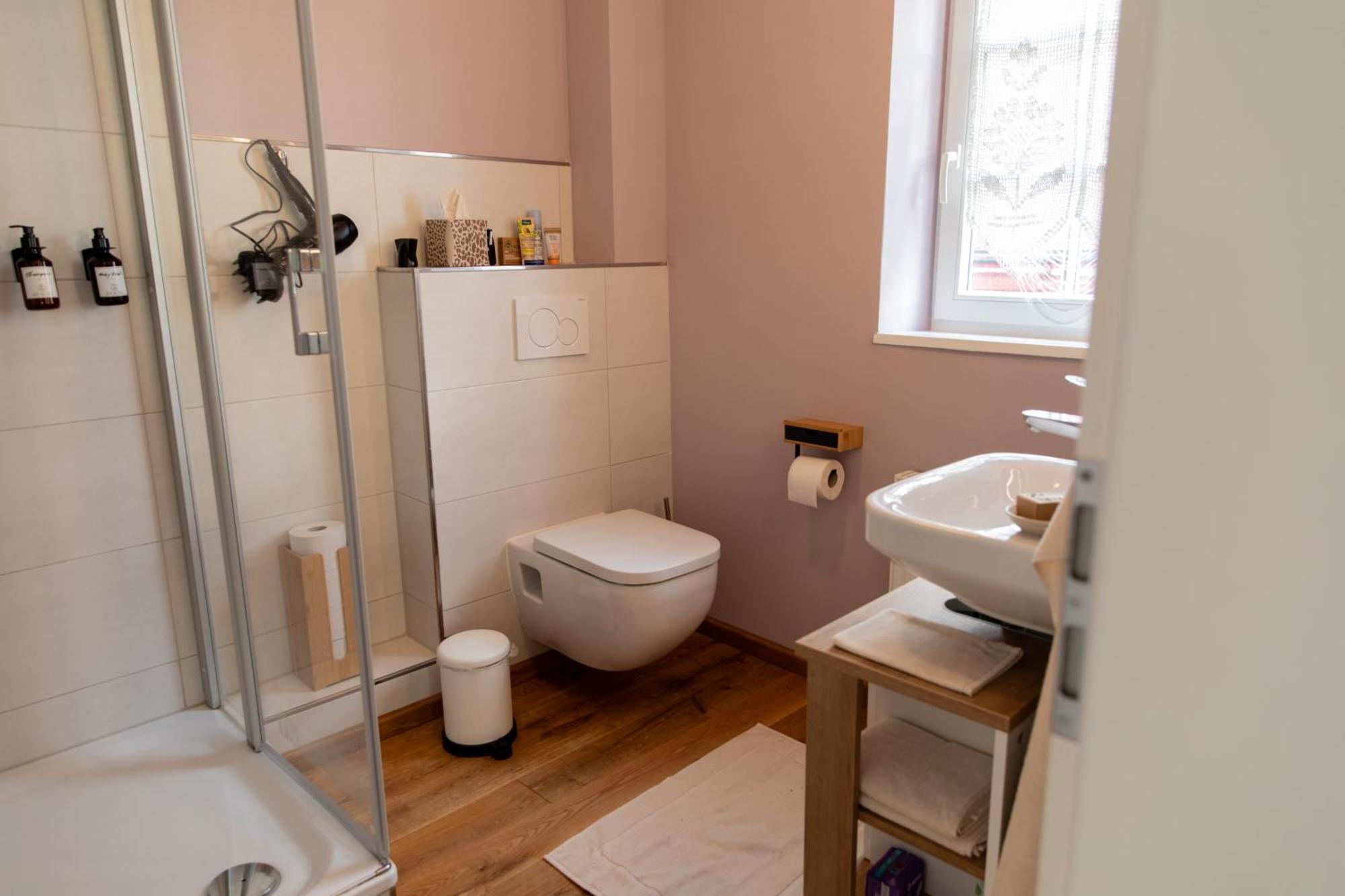 Altstadt Apartment Am Dom Wetzlar, 1 Zi, Kueche, Bad Mit Parkplatz Am Grundstueck Buitenkant foto